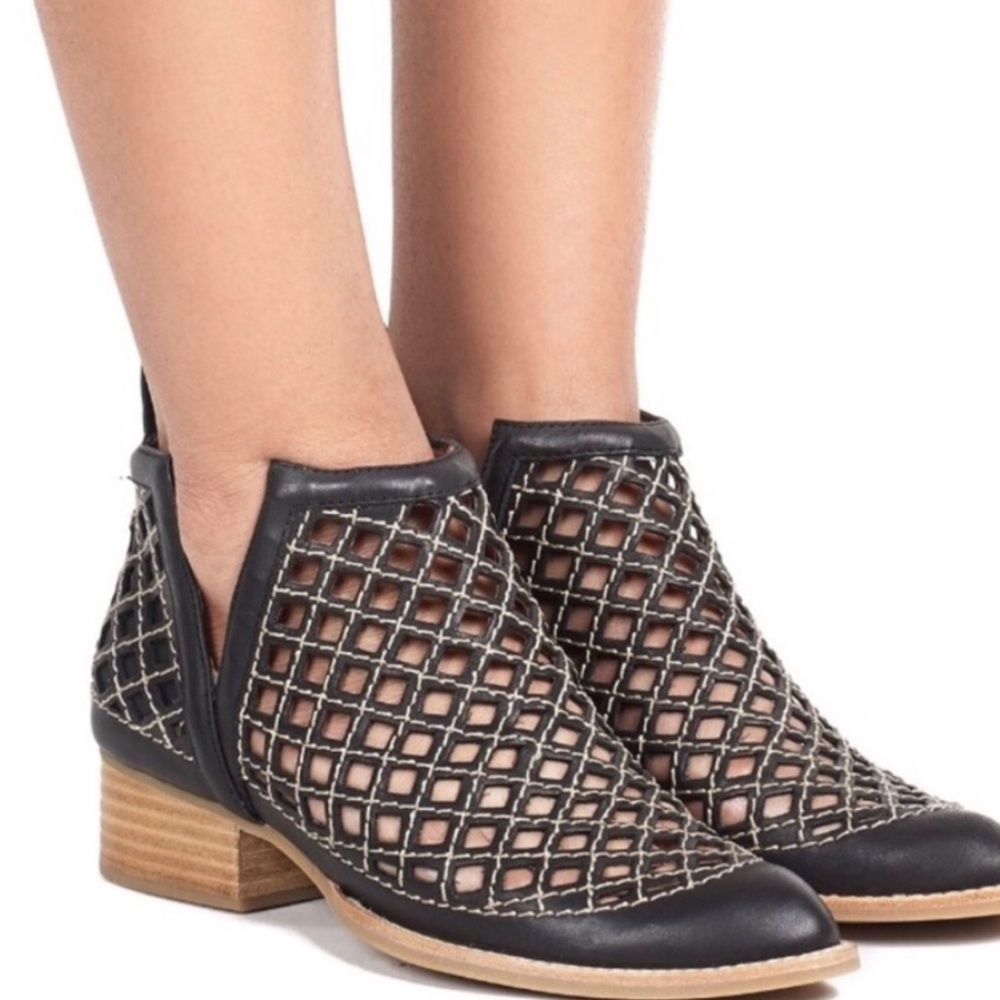 Jeffery Campbell Taggart Black Cutout Ankle Booties Size 7 Anthropologie